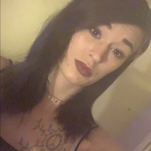 Meet your Posher, Caitlin